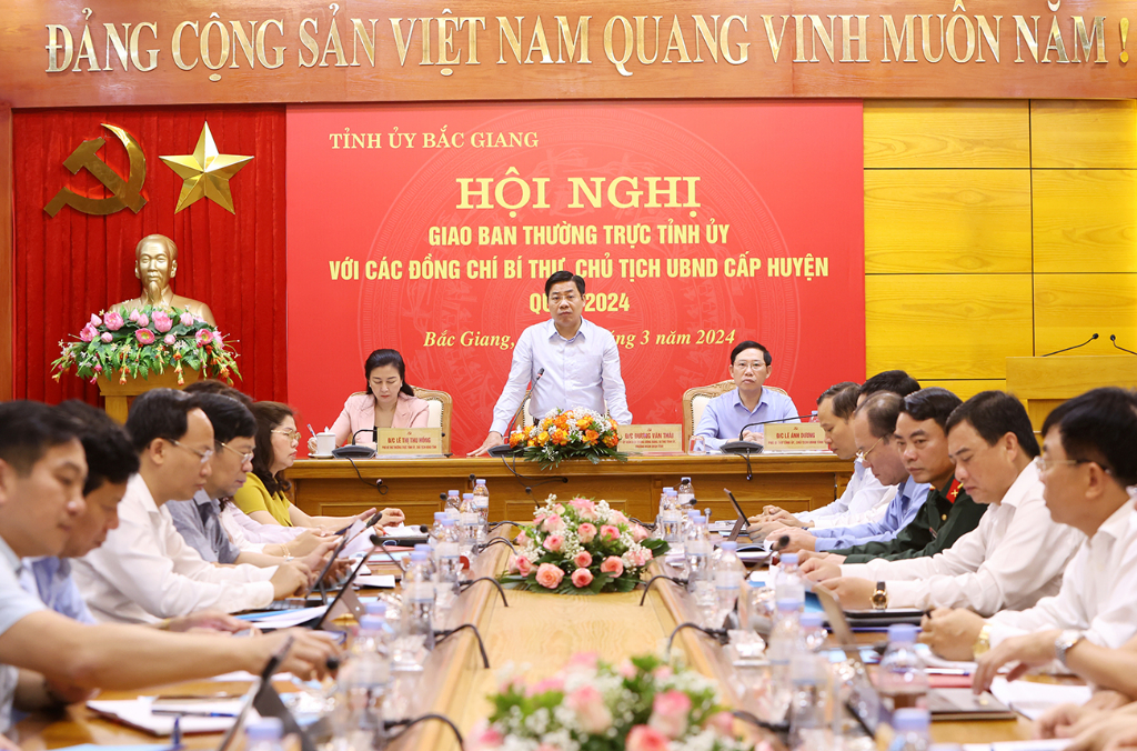 Focus on leadership, direction and administration to promote socio-economic development|https://en.bacgiang.gov.vn/detailed-news/-/asset_publisher/MVQI5B2YMPsk/content/focus-on-leadership-direction-and-administration-to-promote-socio-economic-development